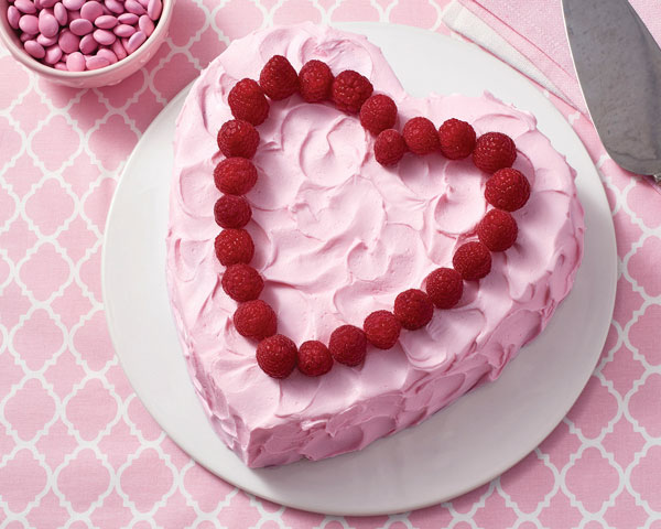 pastel-rosa-con-frambuesas-corazon